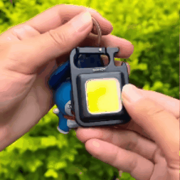 500 lúmenes, recargable por USB, base magnética y múltiples funciones — ilumina cualquier rincón con facilidad